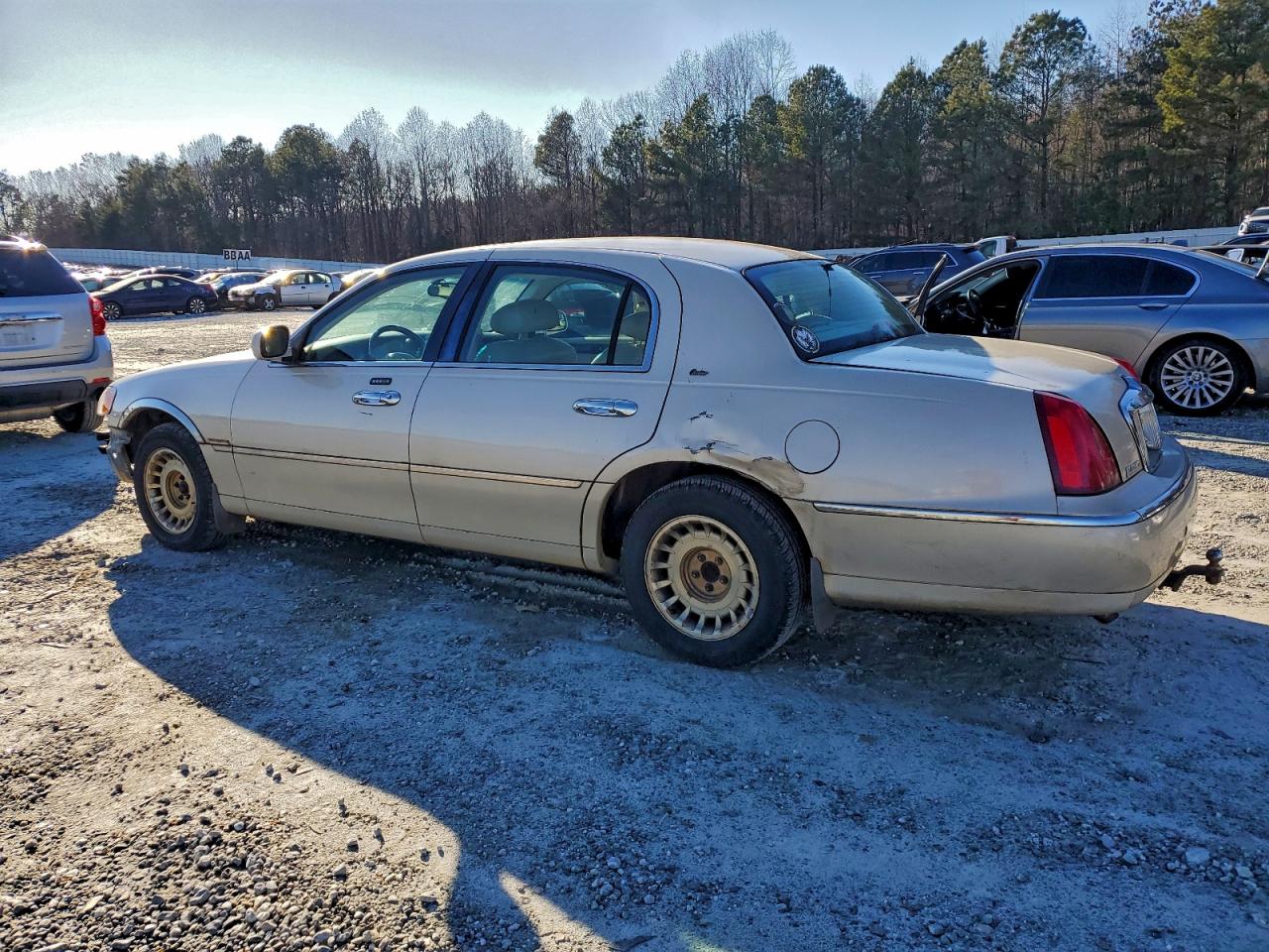 2000 LINCOLN TOWN CAR CARTIER photo 2