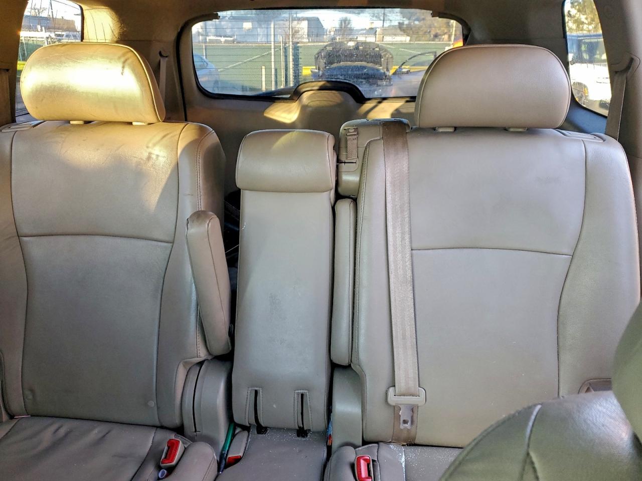 2012 TOYOTA HIGHLANDER BASE photo 10