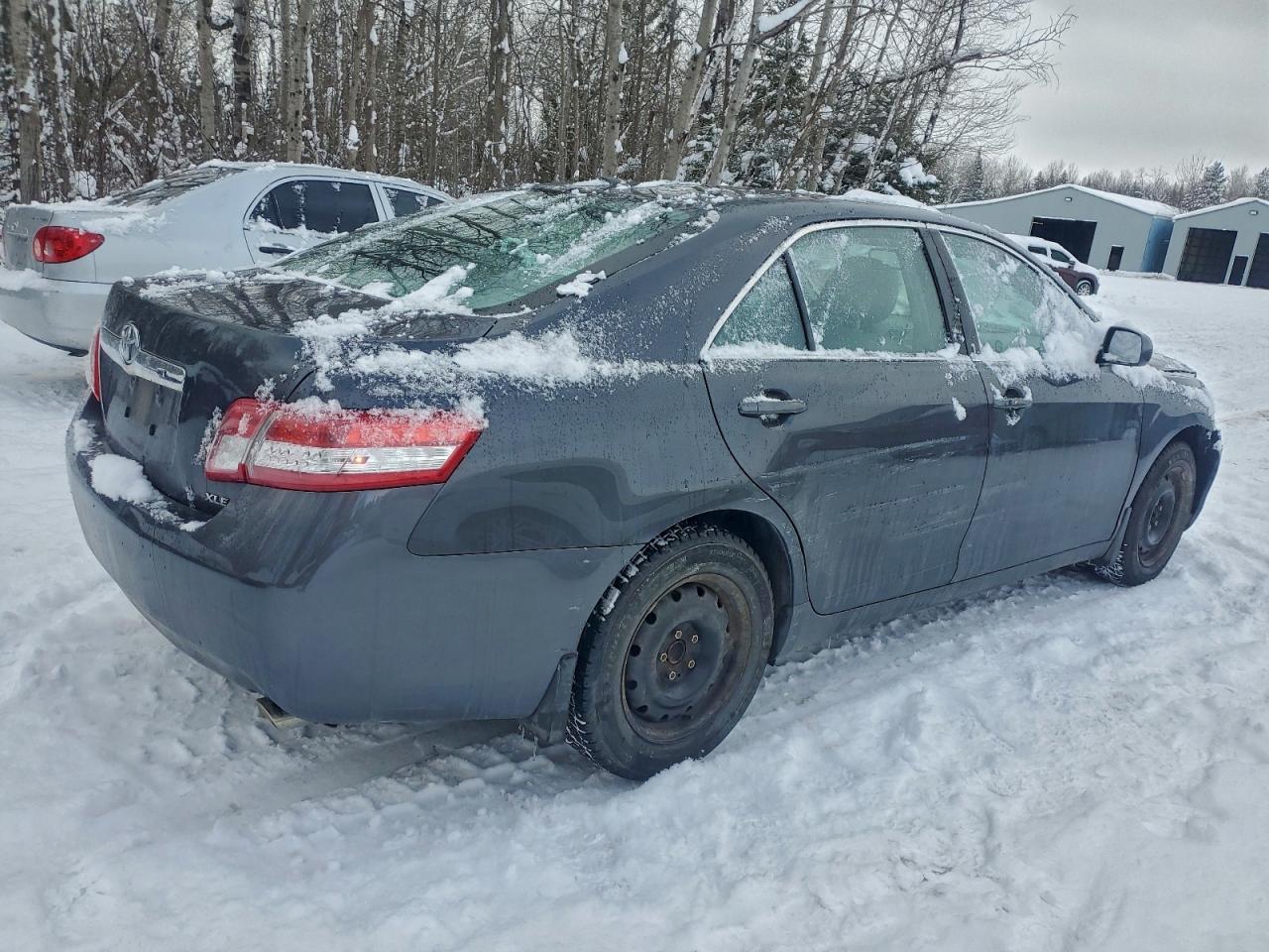 2011 TOYOTA CAMRY BASE photo 3