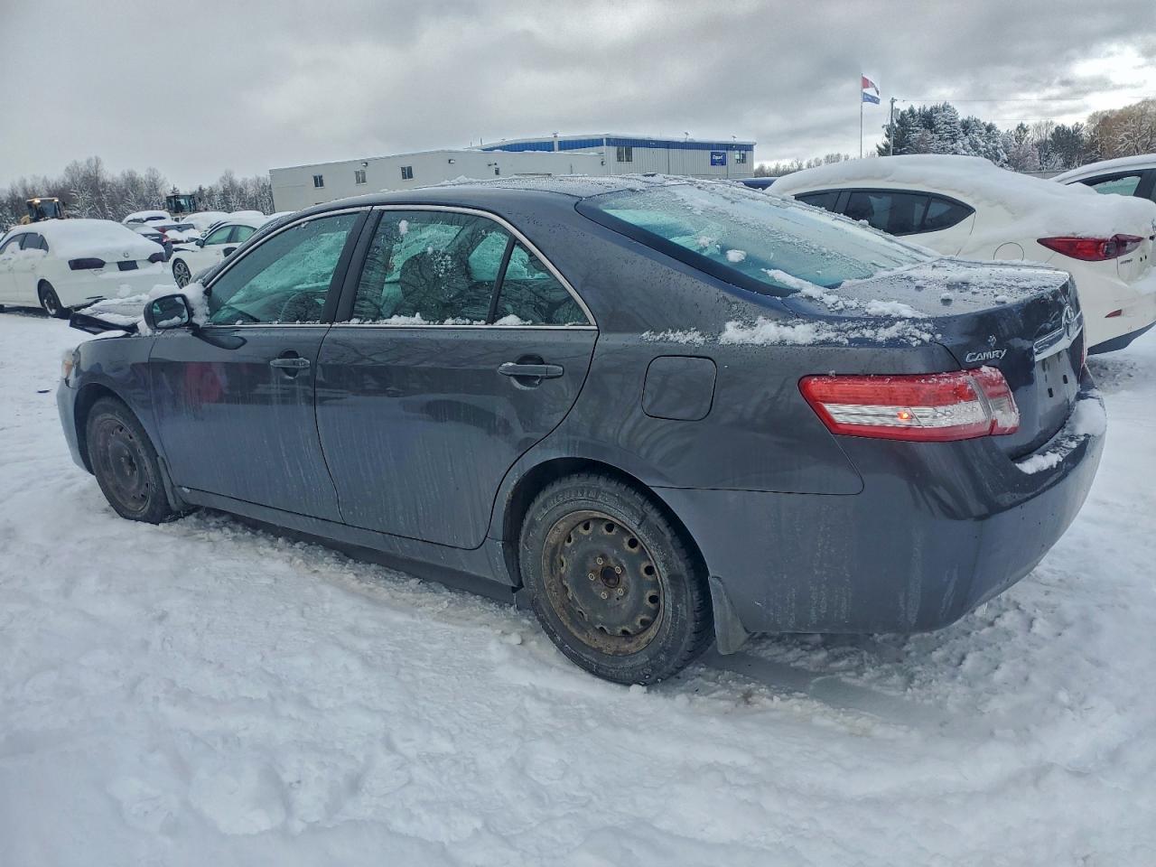 2011 TOYOTA CAMRY BASE photo 2