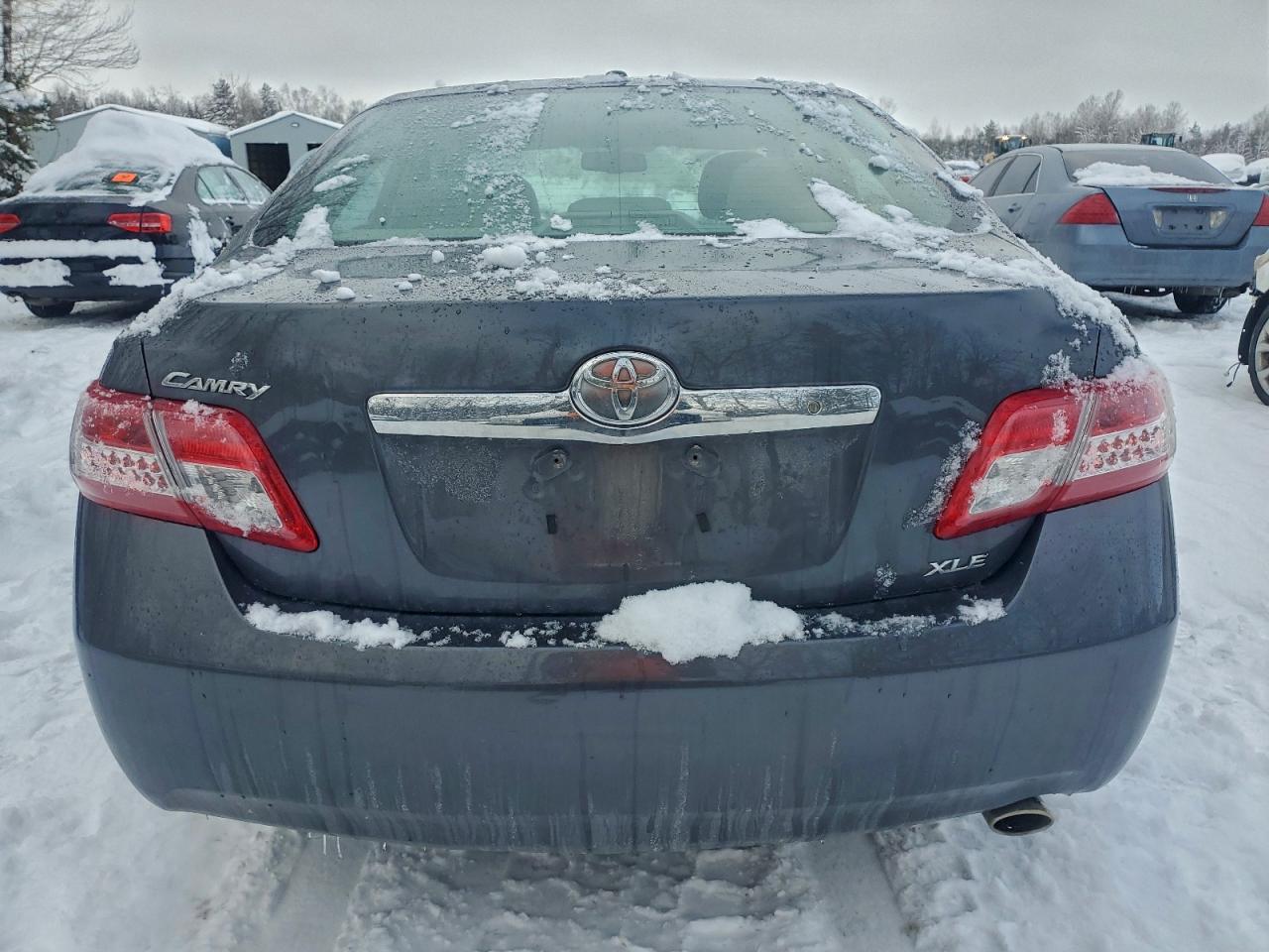 2011 TOYOTA CAMRY BASE photo 6