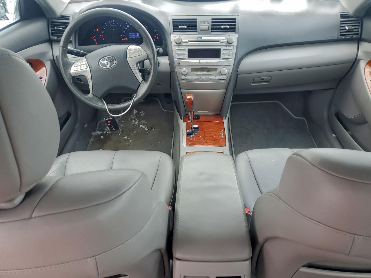 2011 TOYOTA CAMRY BASE photo 8
