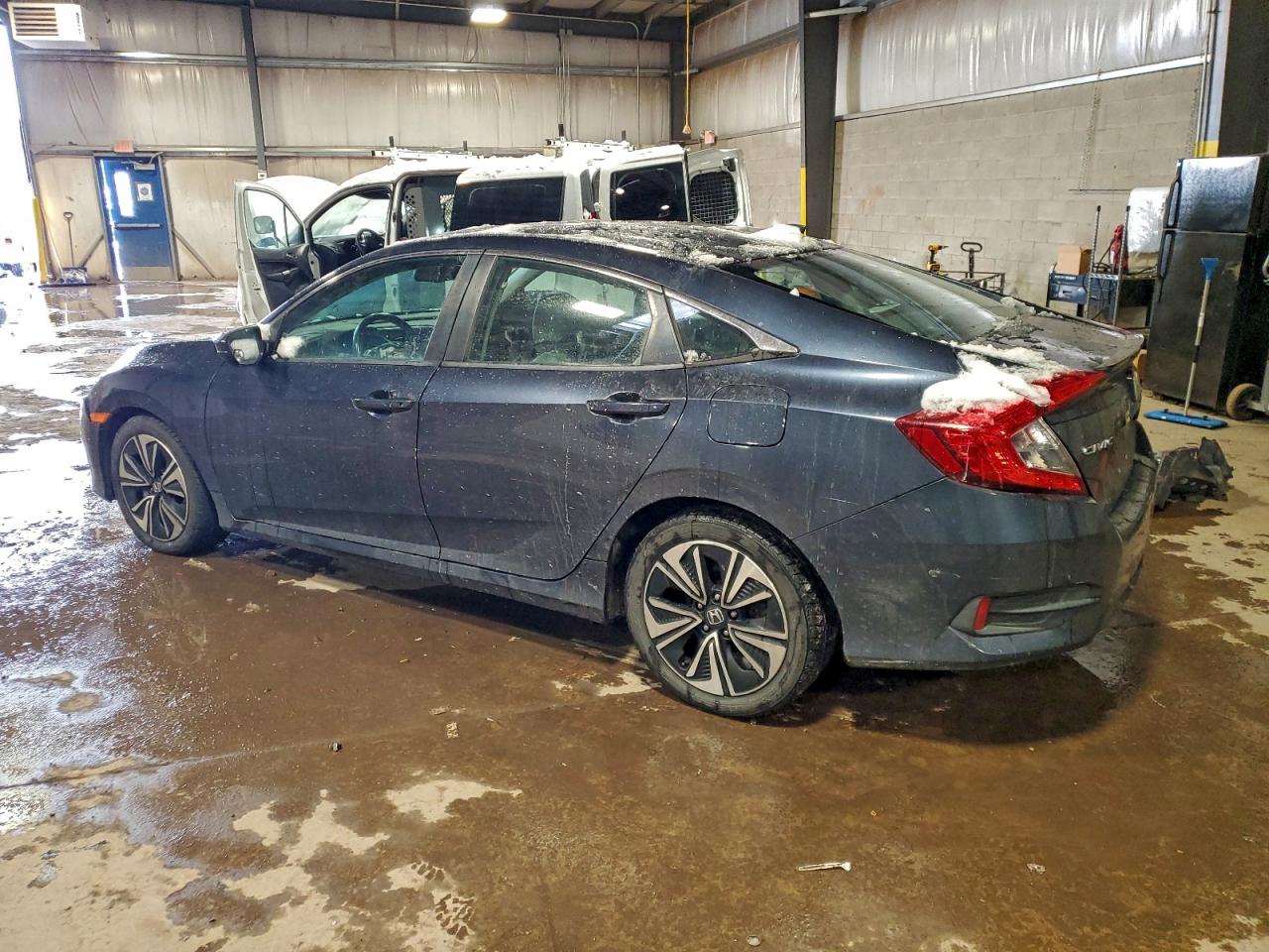 2016 HONDA CIVIC EXL photo 2