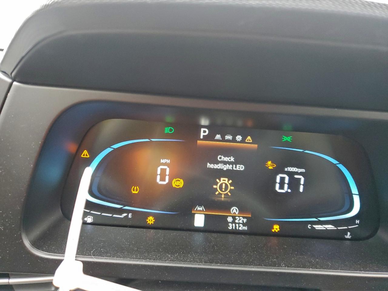 2025 HYUNDAI ELANTRA SE photo 9