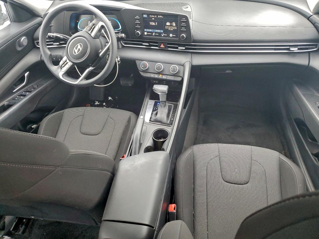 2025 HYUNDAI ELANTRA SE photo 8