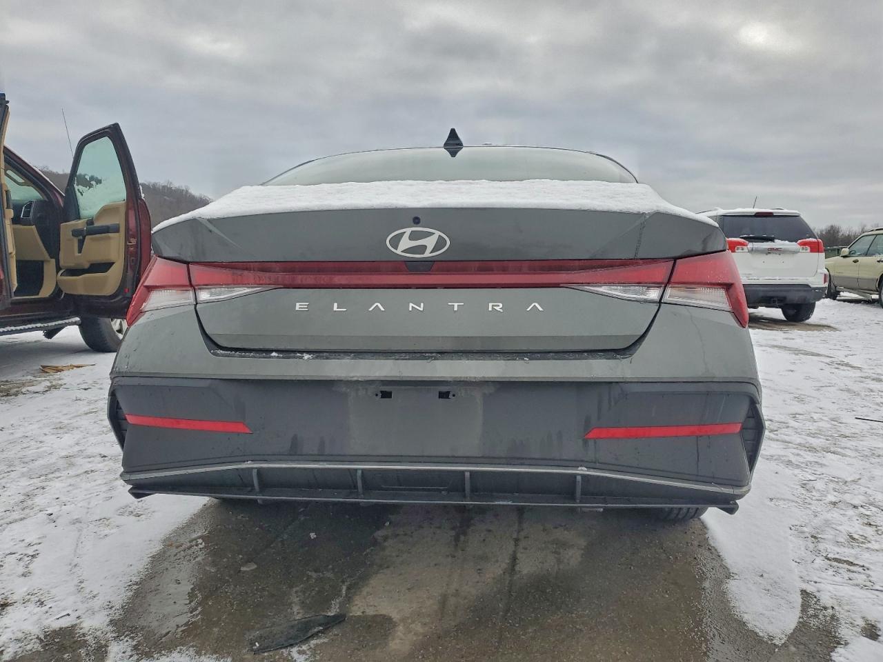2025 HYUNDAI ELANTRA SE photo 6