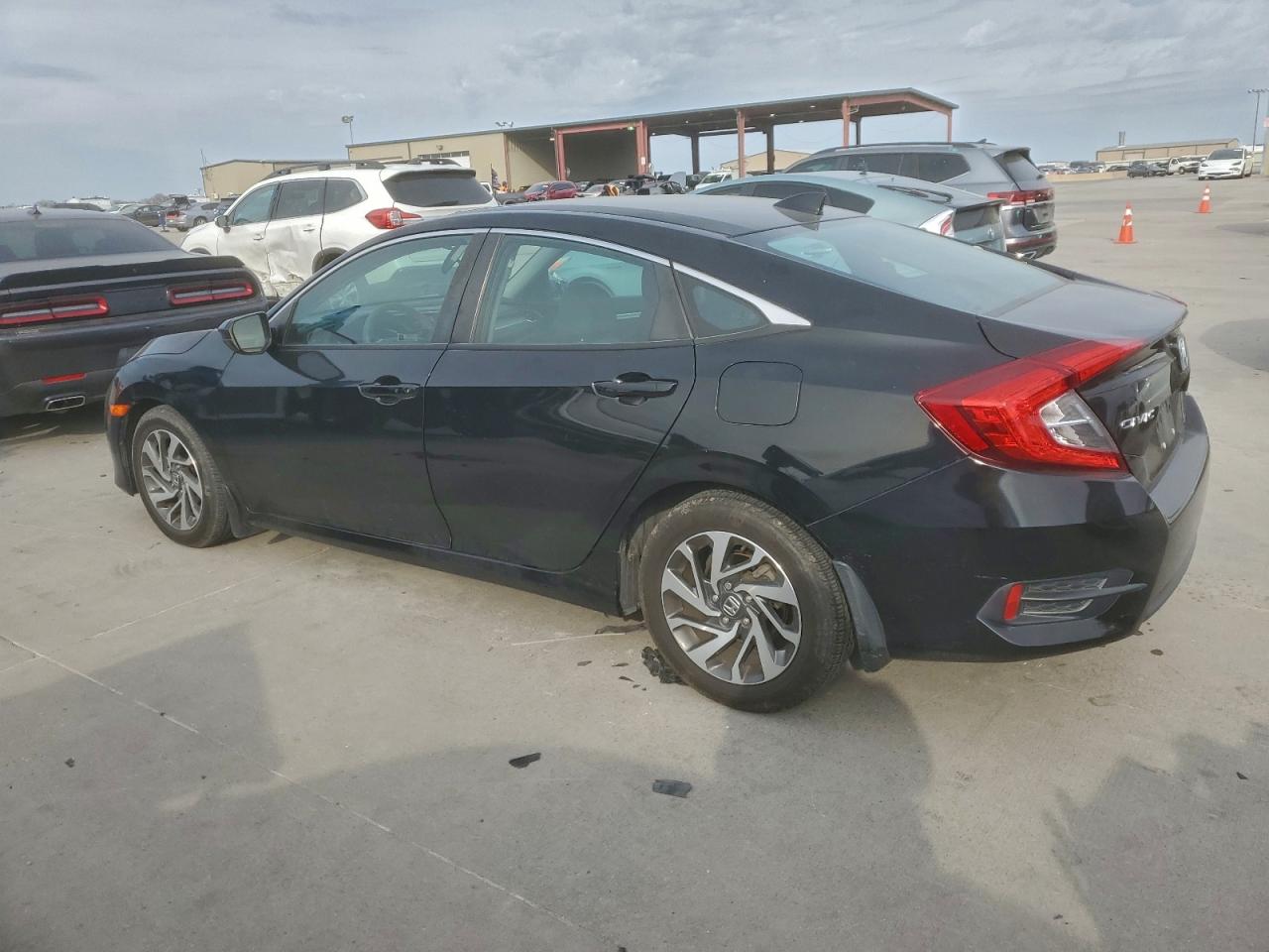 2017 HONDA CIVIC EX photo 2
