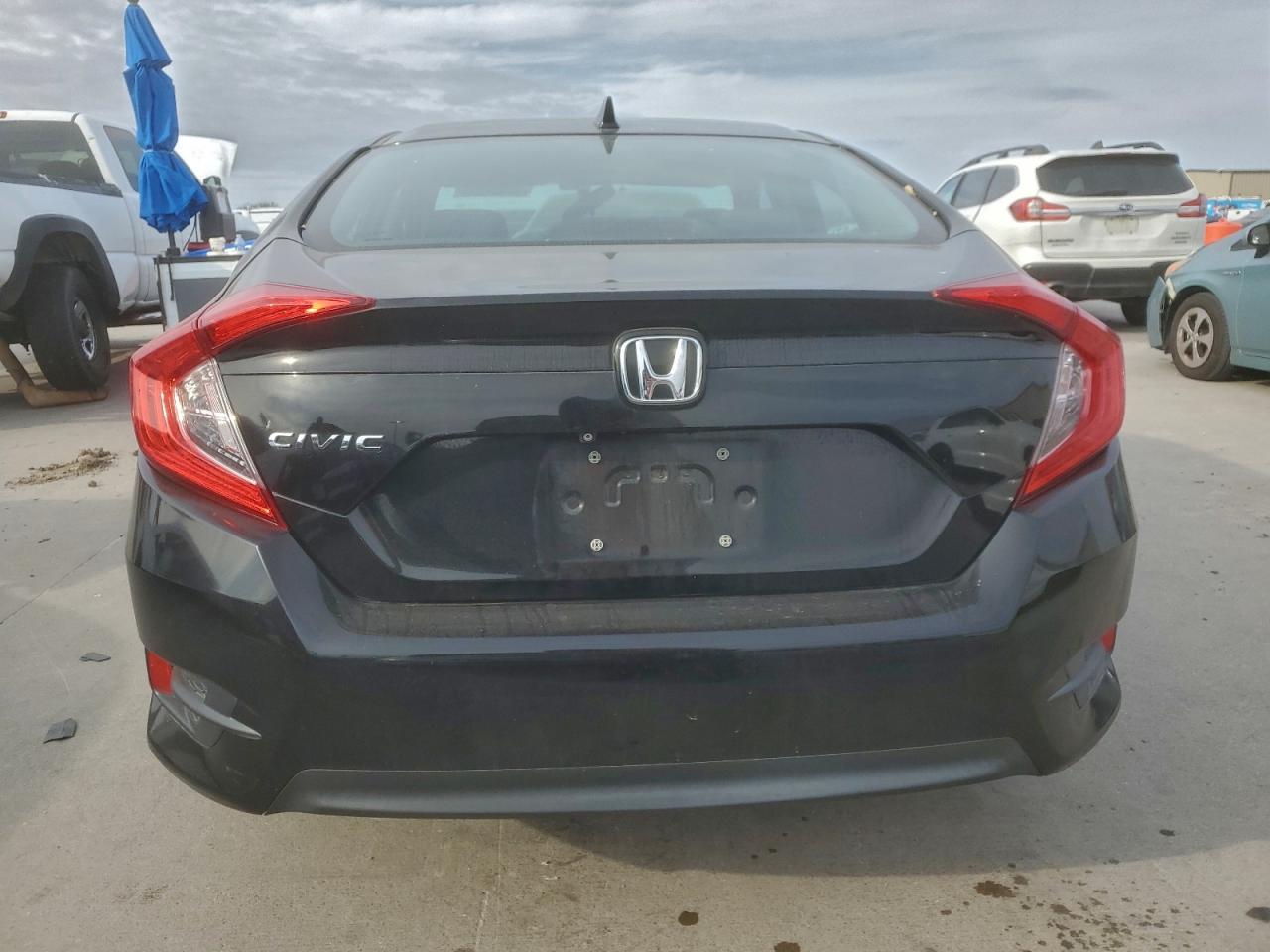 2017 HONDA CIVIC EX photo 6