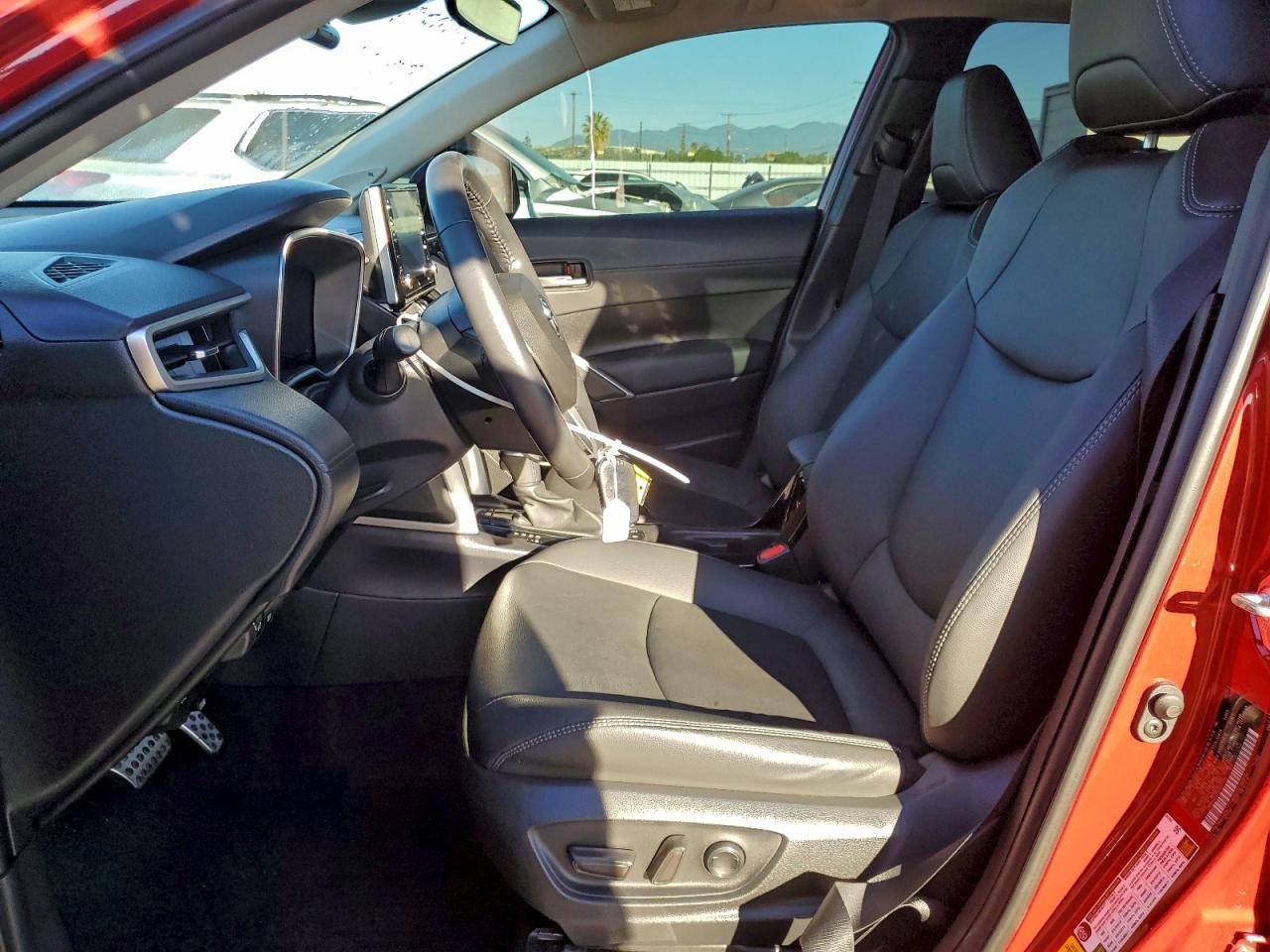 2022 TOYOTA COROLLA CROSS XLE photo 7