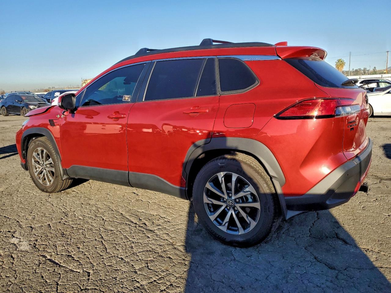 2022 TOYOTA COROLLA CROSS XLE photo 2