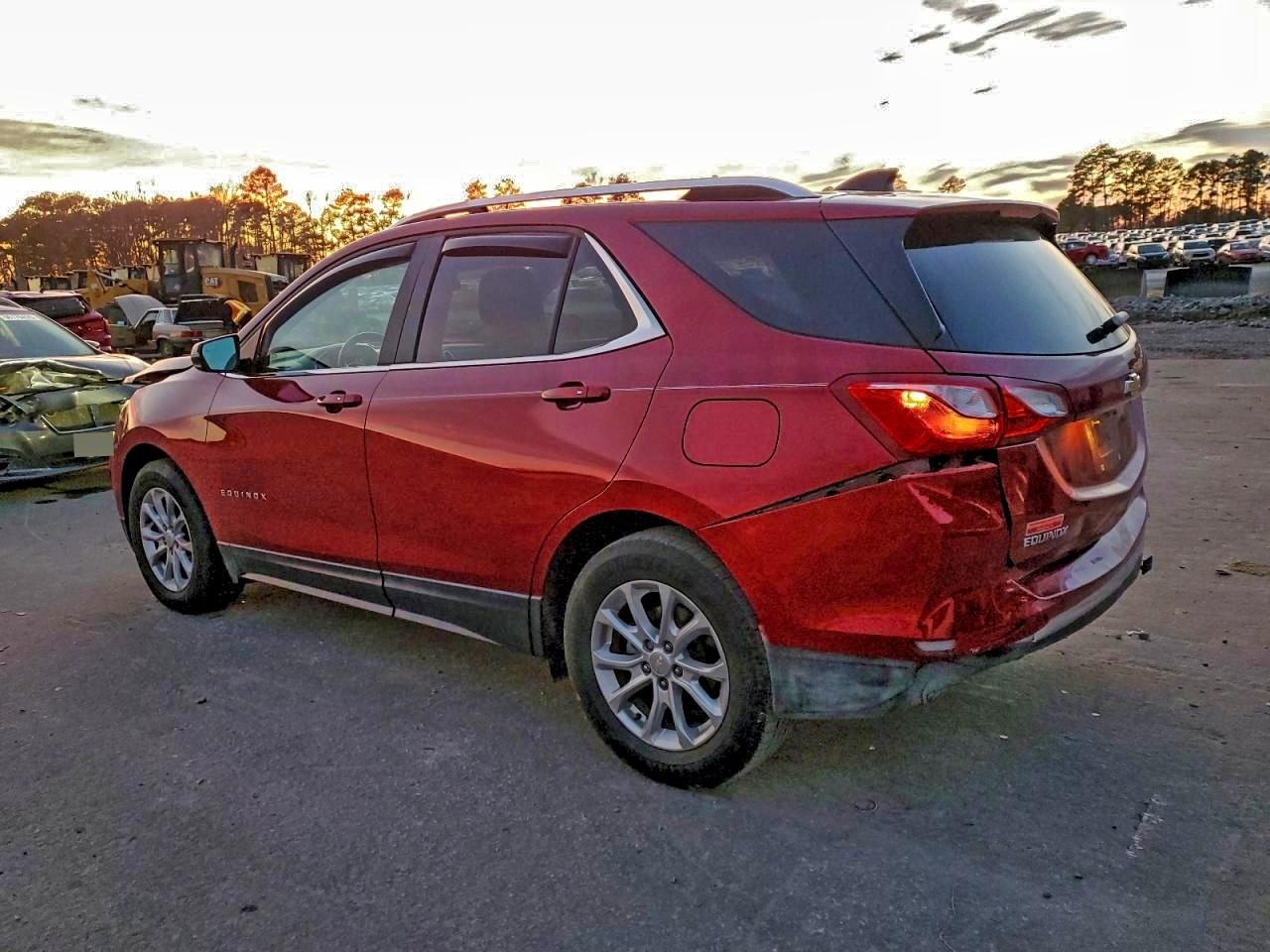 2018 CHEVROLET EQUINOX LT photo 2