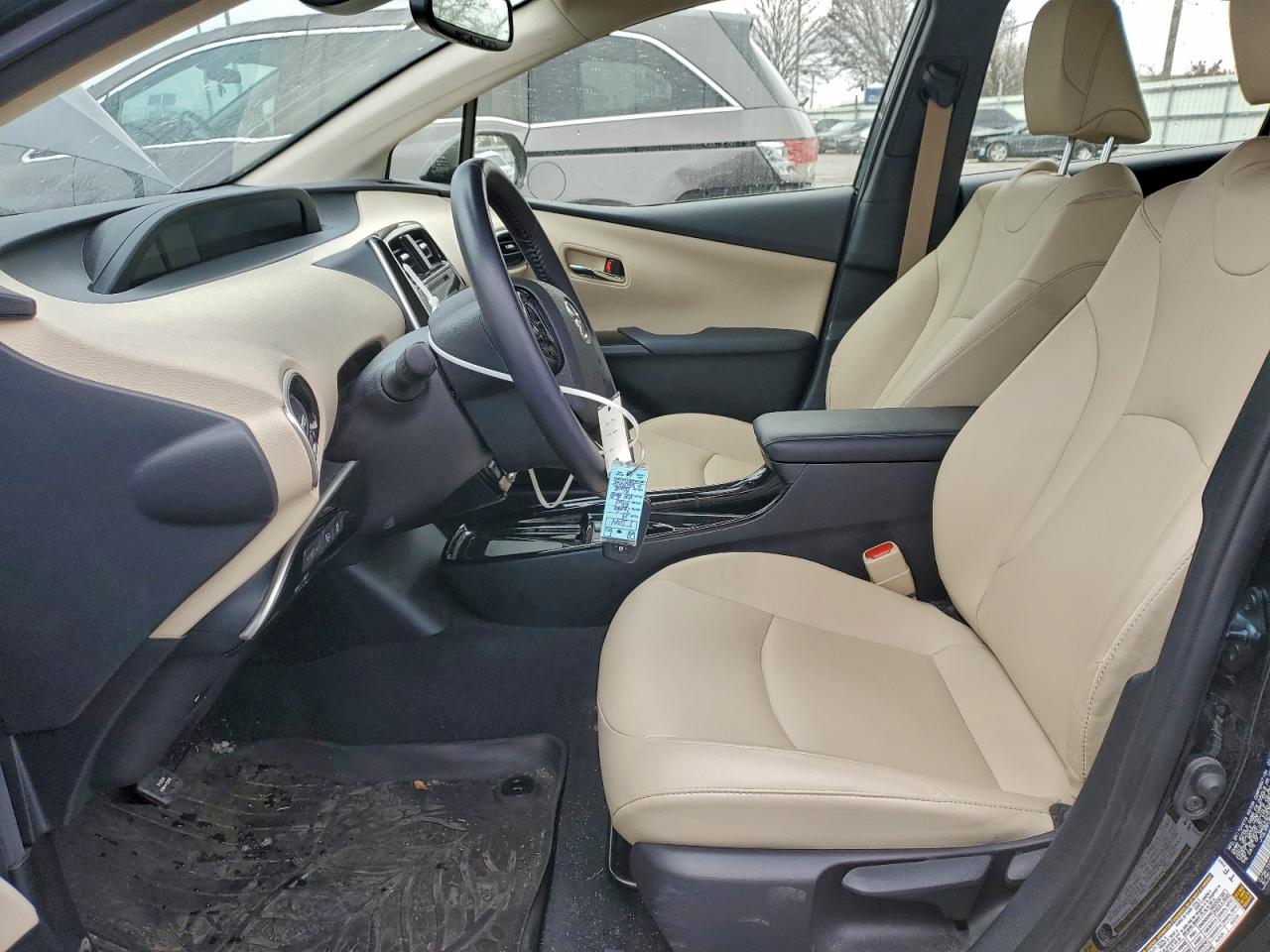 2019 TOYOTA PRIUS photo 7