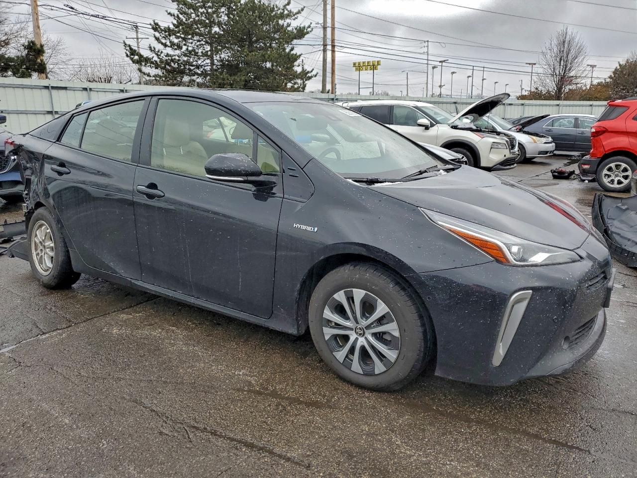 2019 TOYOTA PRIUS photo 4