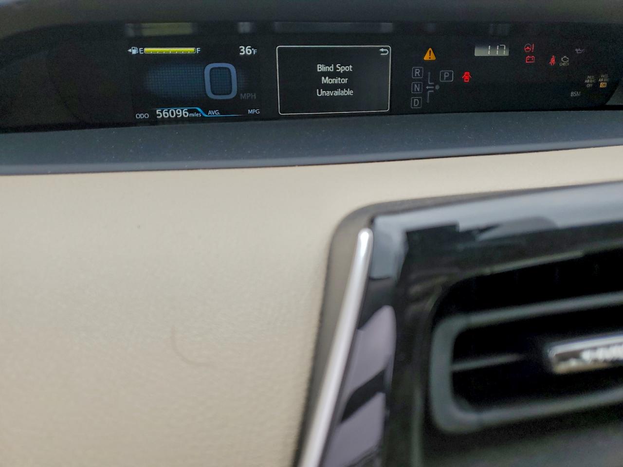 2019 TOYOTA PRIUS photo 9