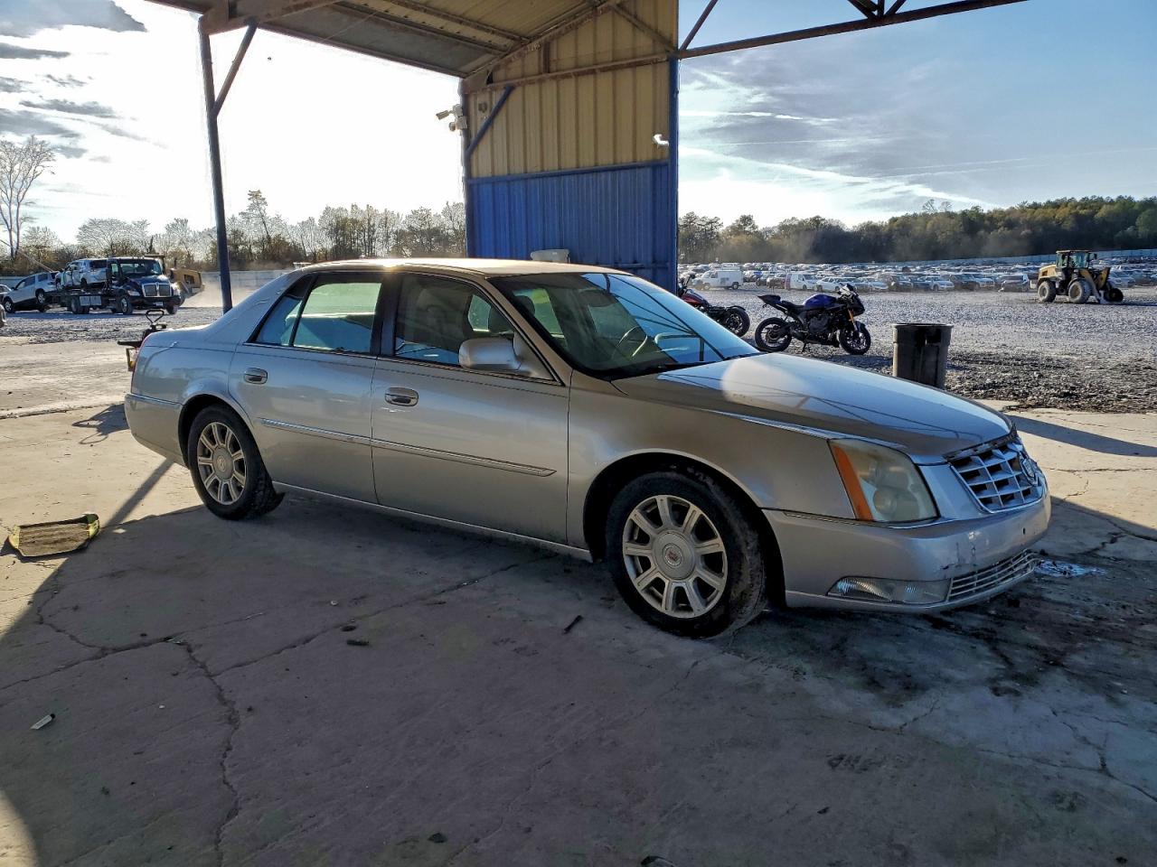 2009 CADILLAC DTS photo 4