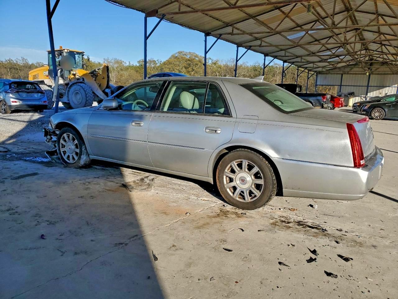 2009 CADILLAC DTS photo 2