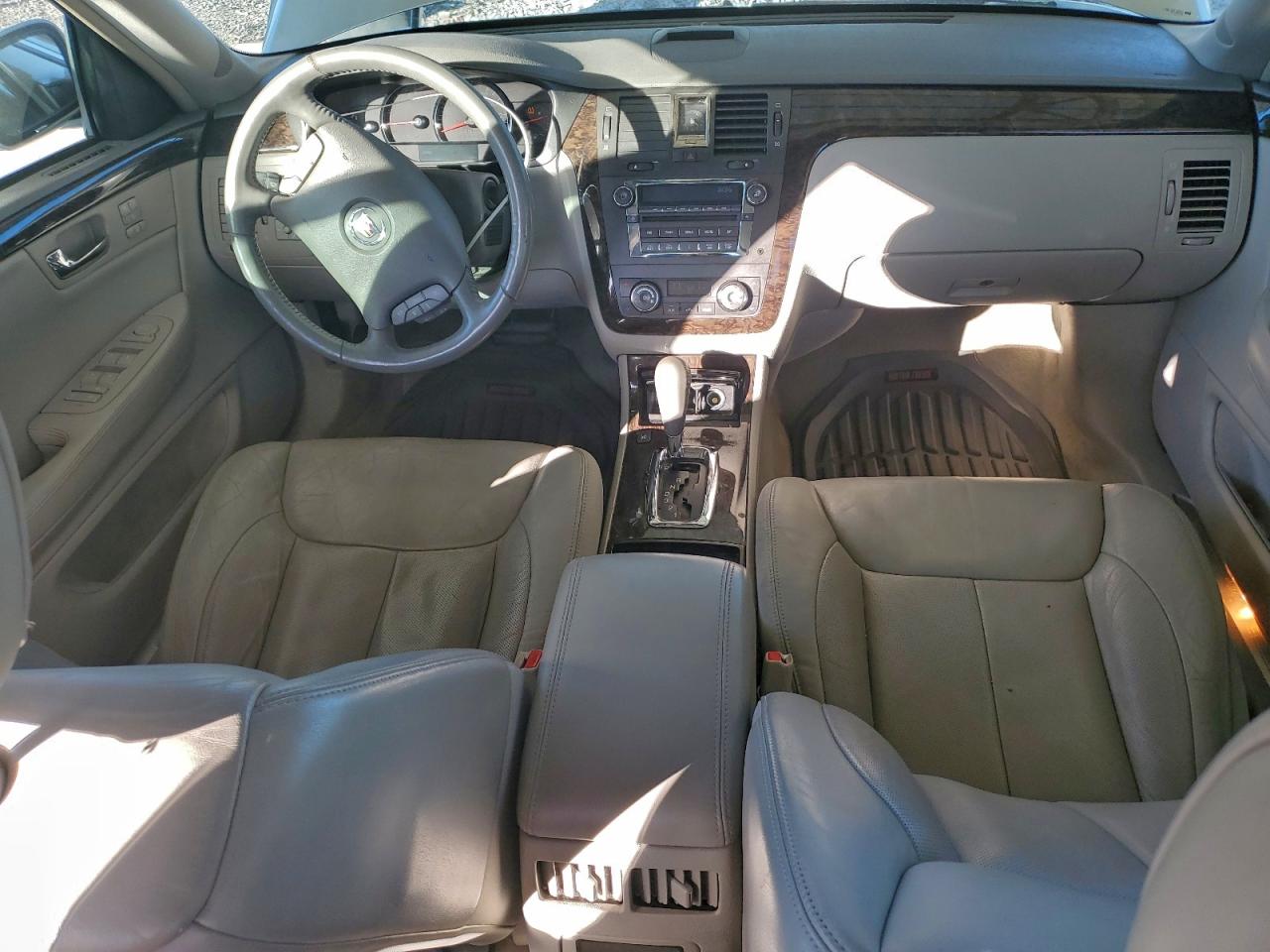 2009 CADILLAC DTS photo 8