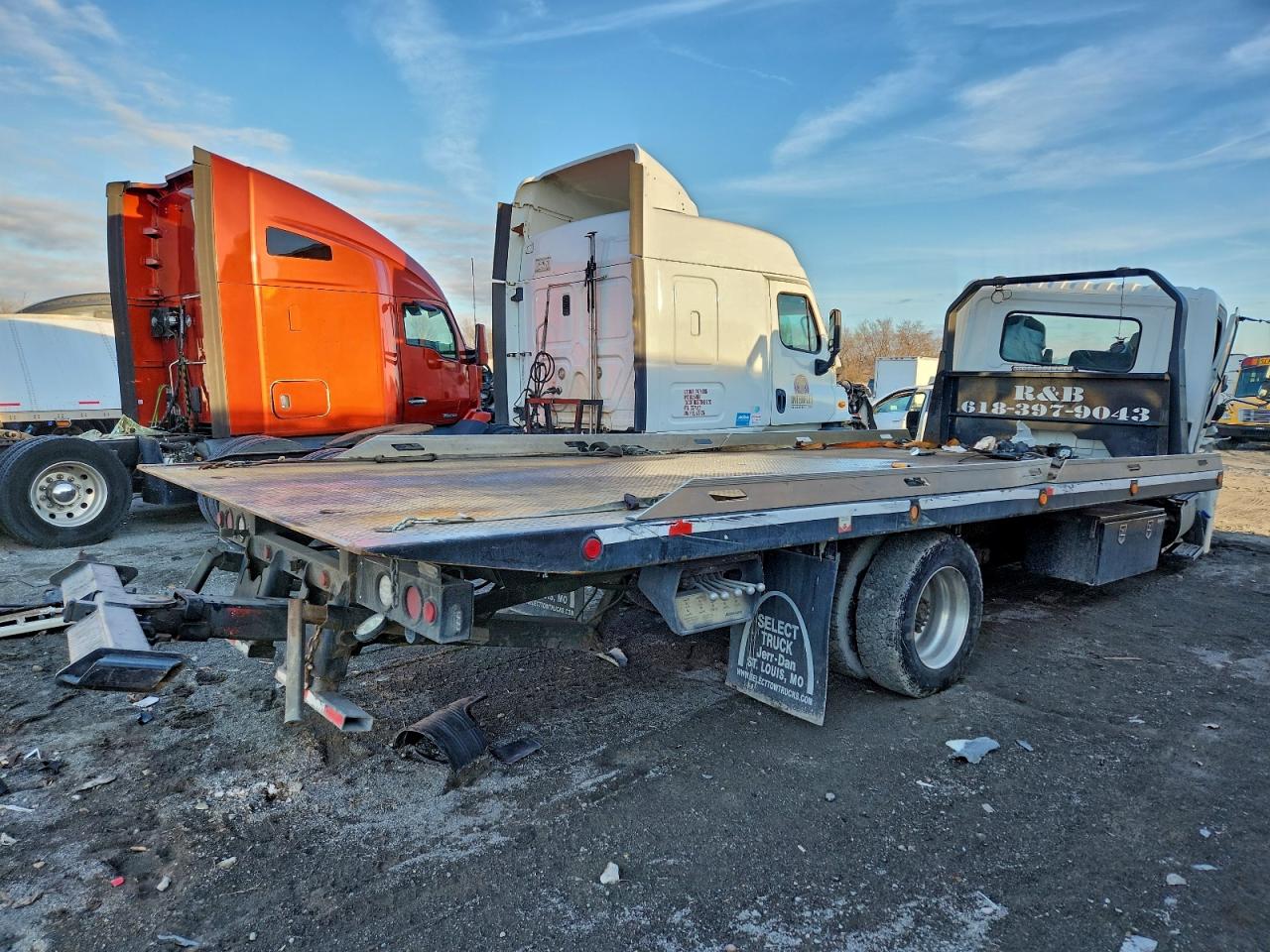 2017 HINO 258/268 ROLLBACK TRUCK photo 4