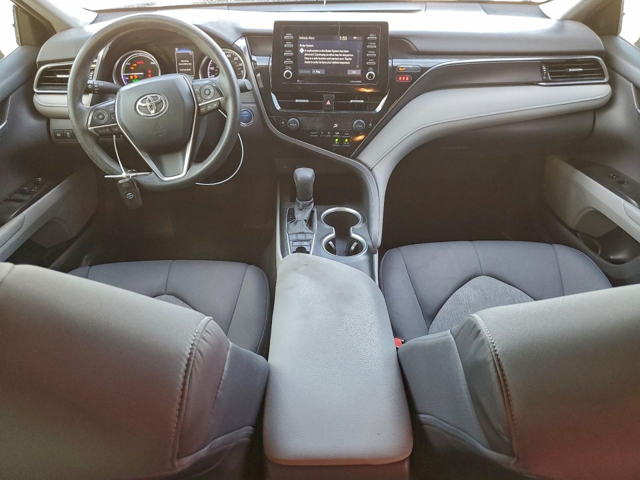 2021 TOYOTA CAMRY LE photo 29