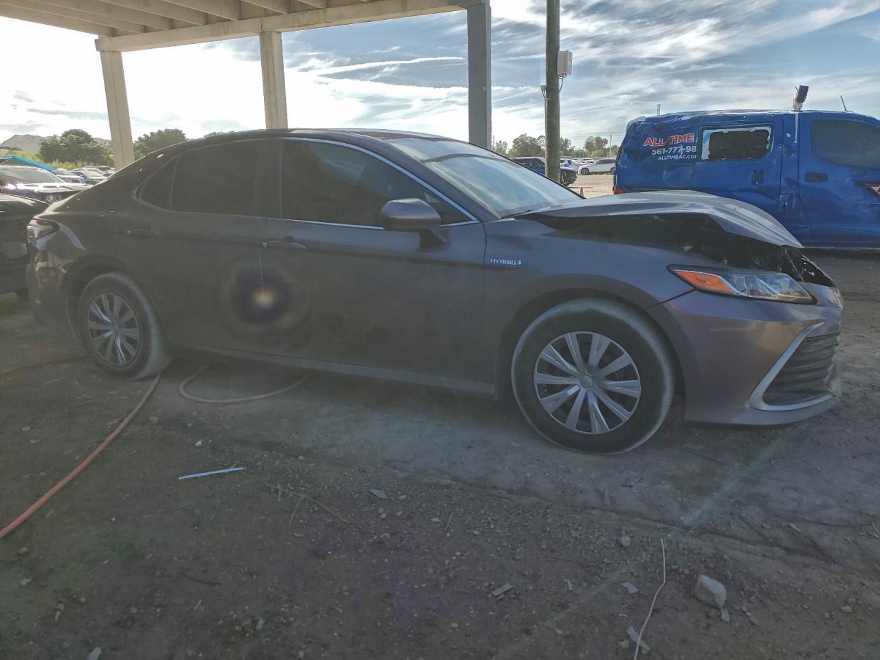 2021 TOYOTA CAMRY LE photo 13