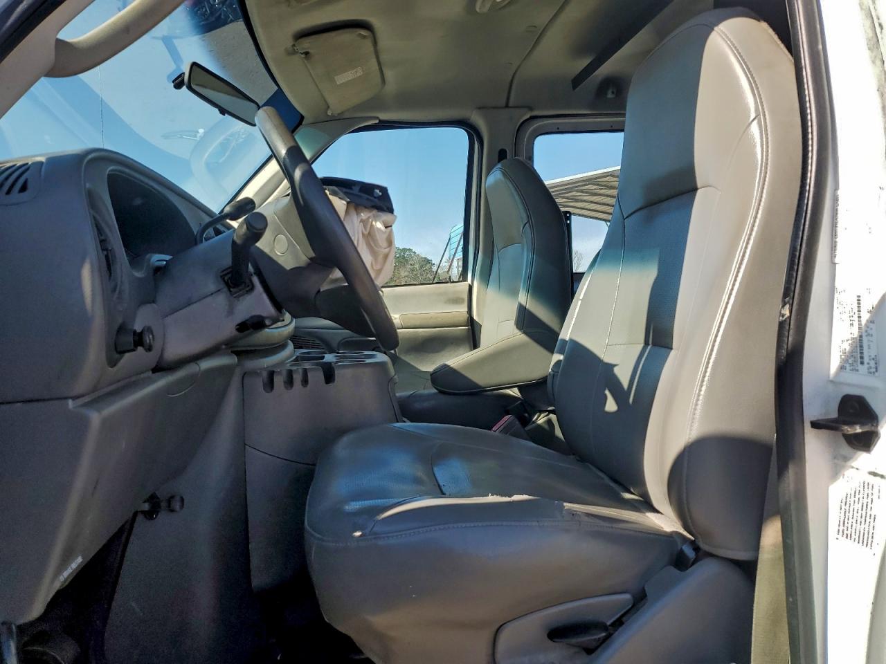 2003 FORD E250 DELIVERY VAN photo 7