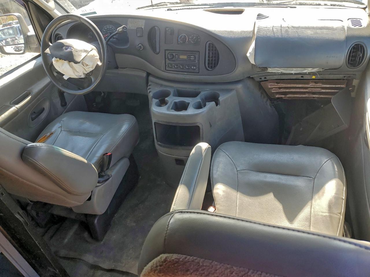 2003 FORD E250 DELIVERY VAN photo 8