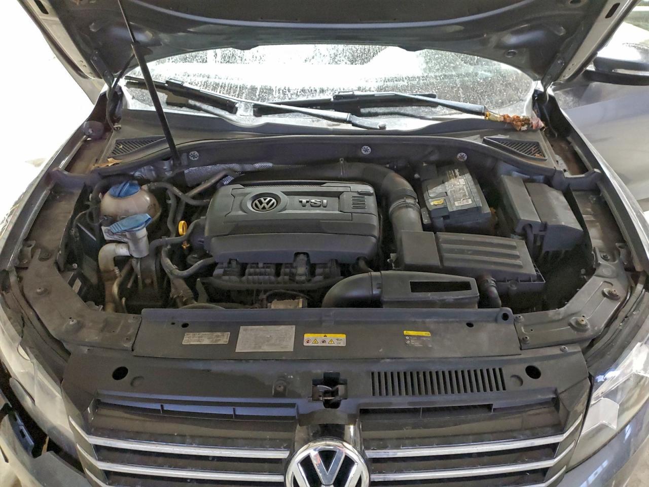 2015 VOLKSWAGEN PASSAT S photo 11