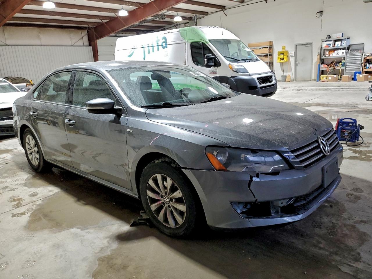 2015 VOLKSWAGEN PASSAT S photo 4