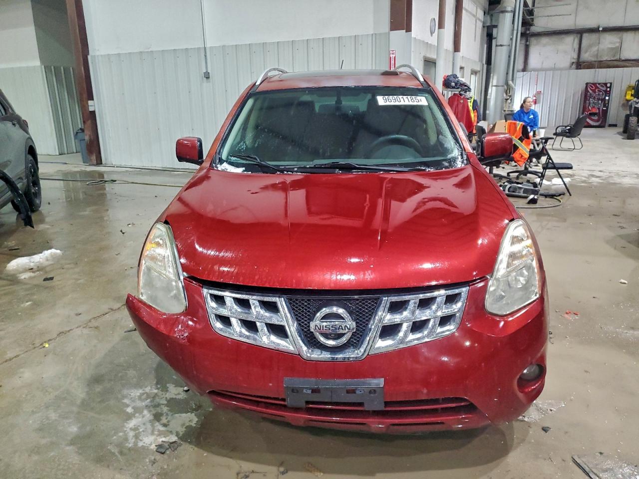 2013 NISSAN ROGUE S photo 5