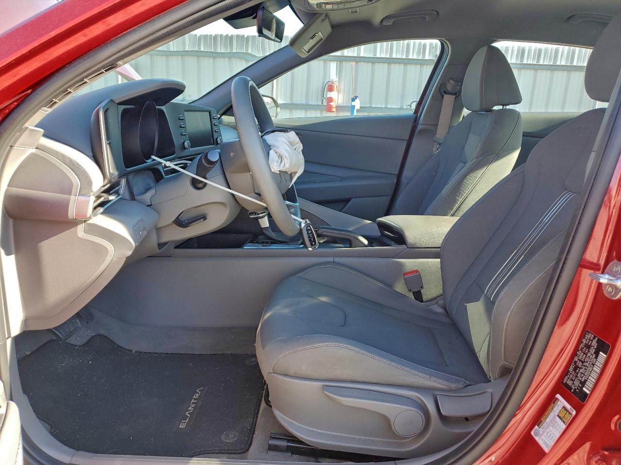 2023 HYUNDAI ELANTRA SEL photo 13