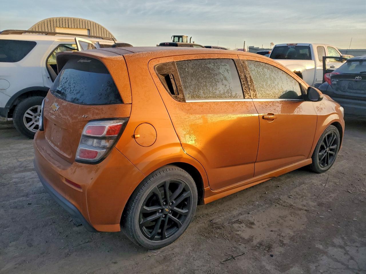 2017 CHEVROLET SONIC LT photo 5