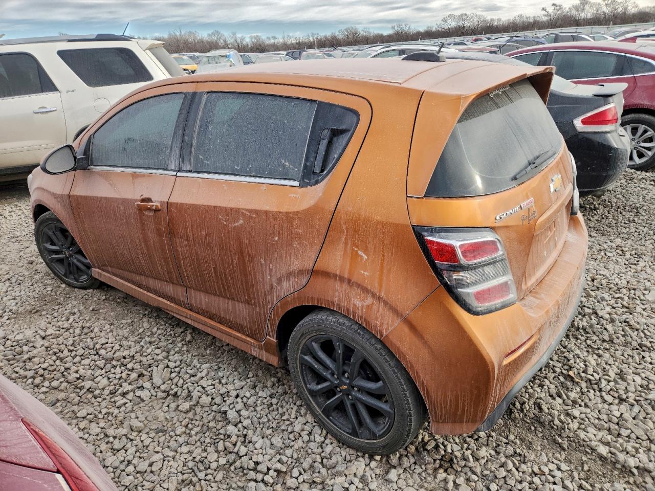 2017 CHEVROLET SONIC LT photo 3