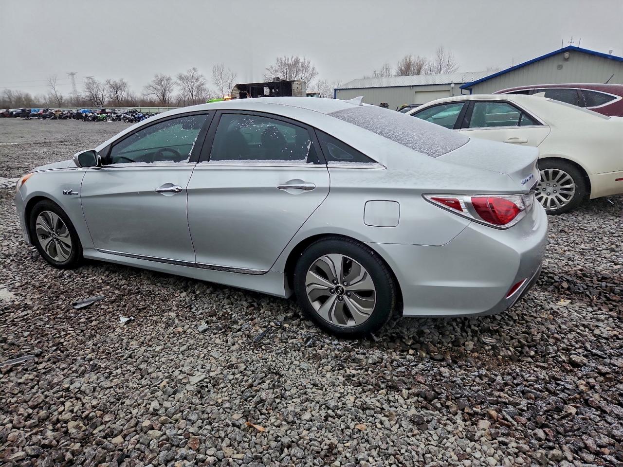 2013 HYUNDAI SONATA HYBRID photo 2