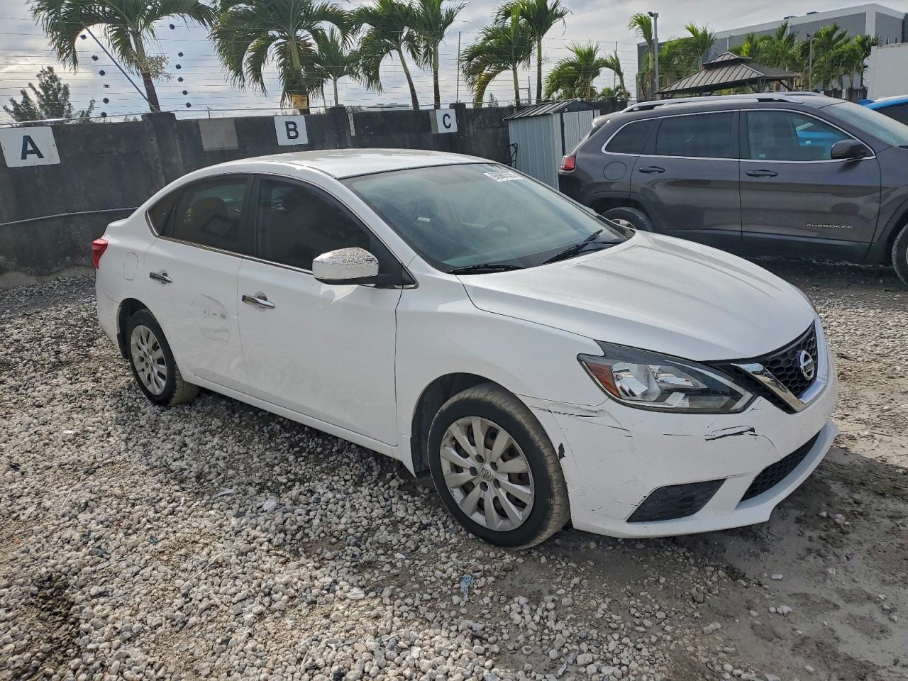 2016 NISSAN SENTRA S photo 4