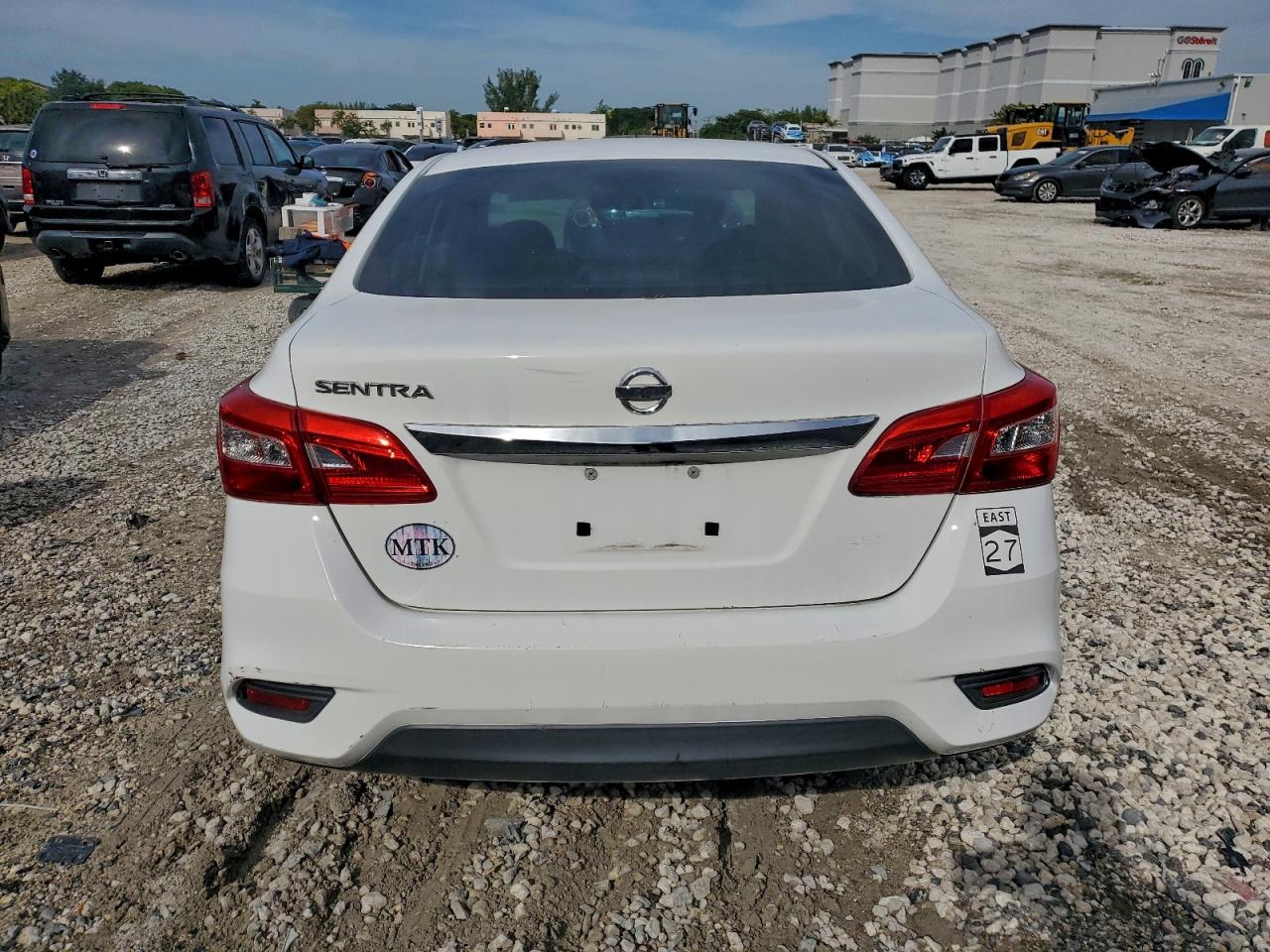 2016 NISSAN SENTRA S photo 6