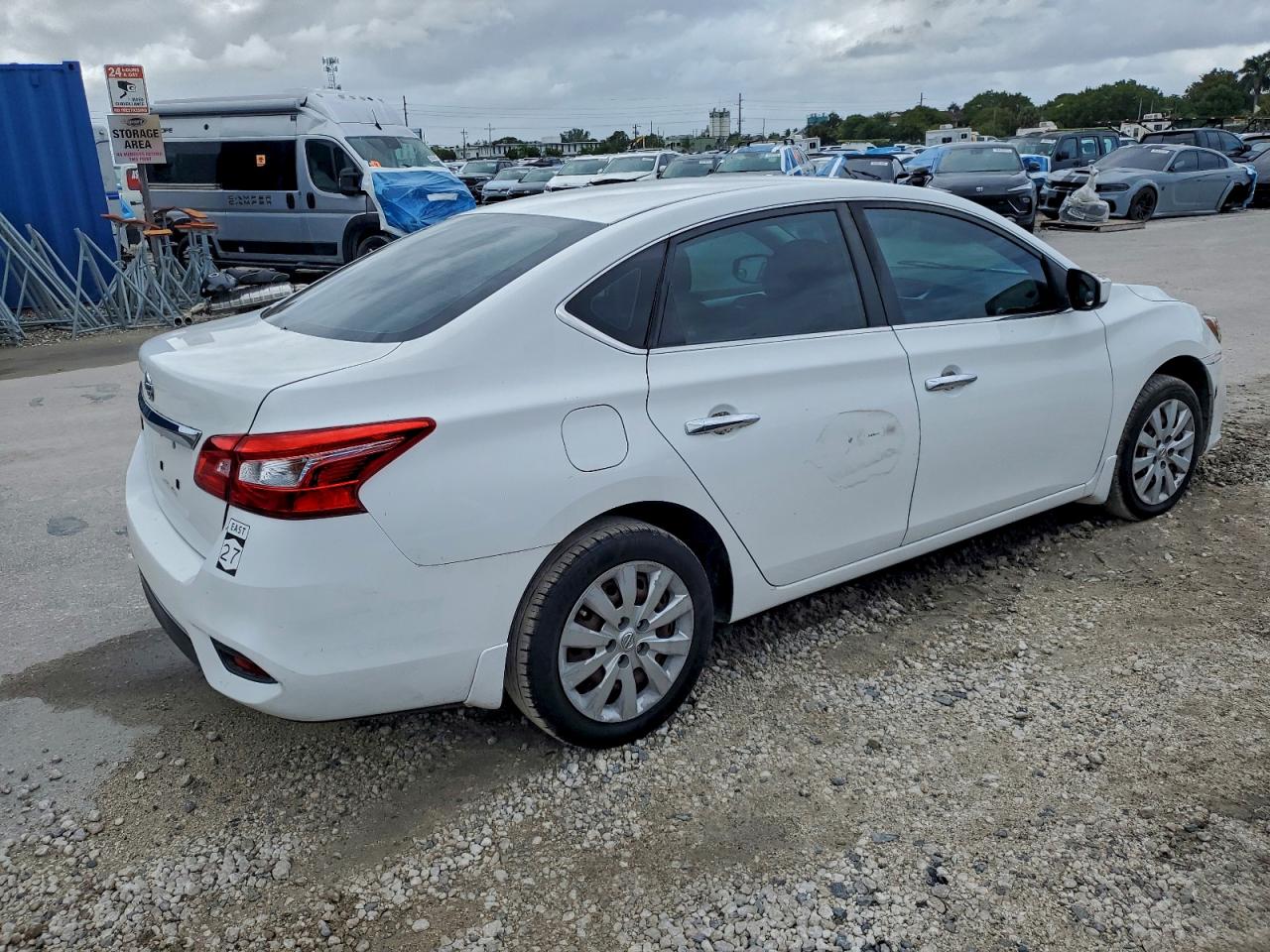 2016 NISSAN SENTRA S photo 3