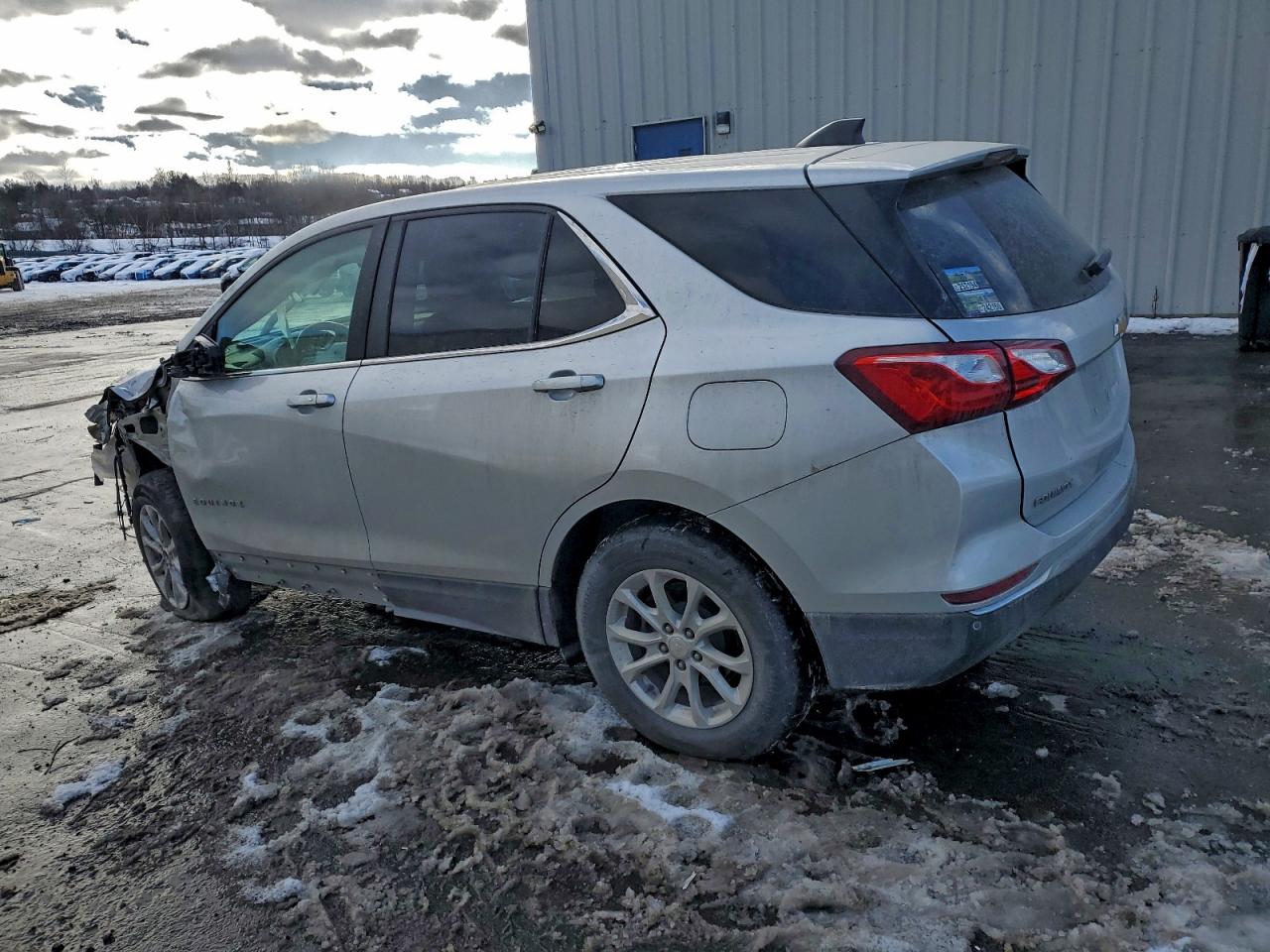 2021 CHEVROLET EQUINOX LT photo 3