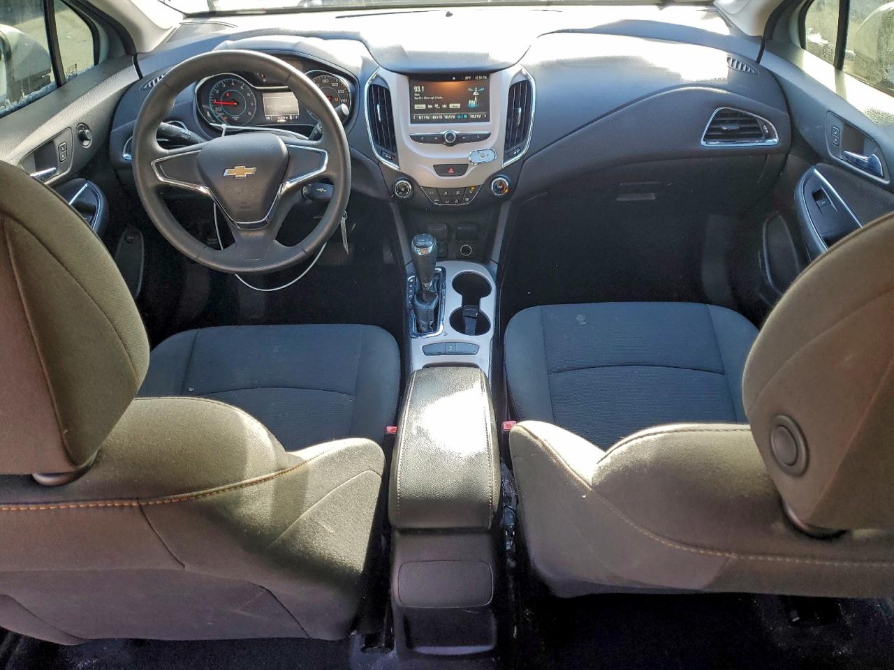 2017 CHEVROLET CRUZE LS photo 8