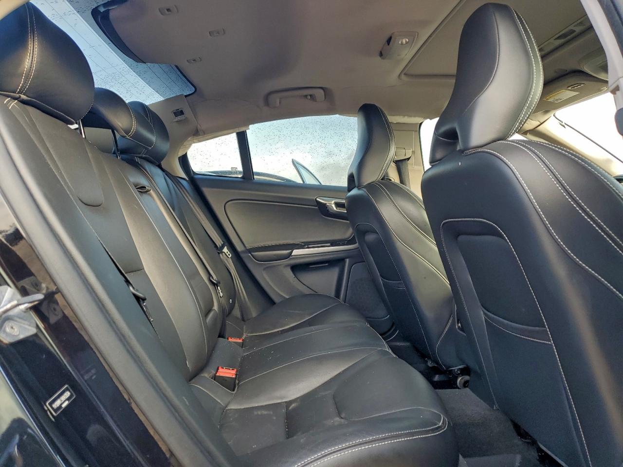 2017 VOLVO S60 photo 10