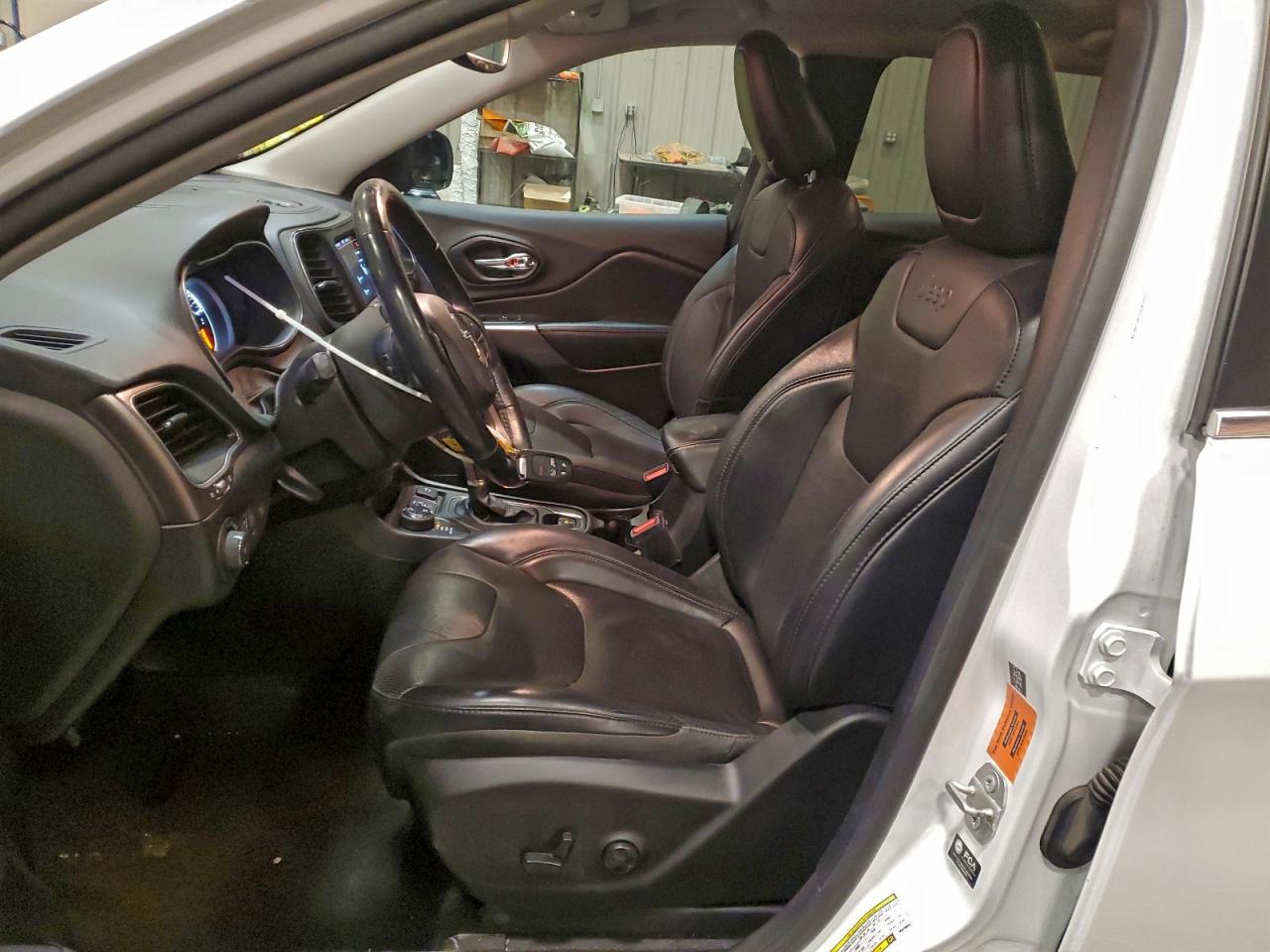 2021 JEEP CHEROKEE LATITUDE LUX photo 13