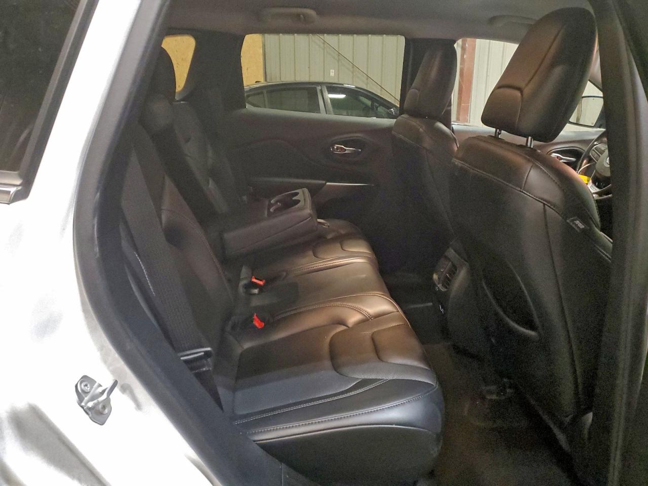 2021 JEEP CHEROKEE LATITUDE LUX photo 19