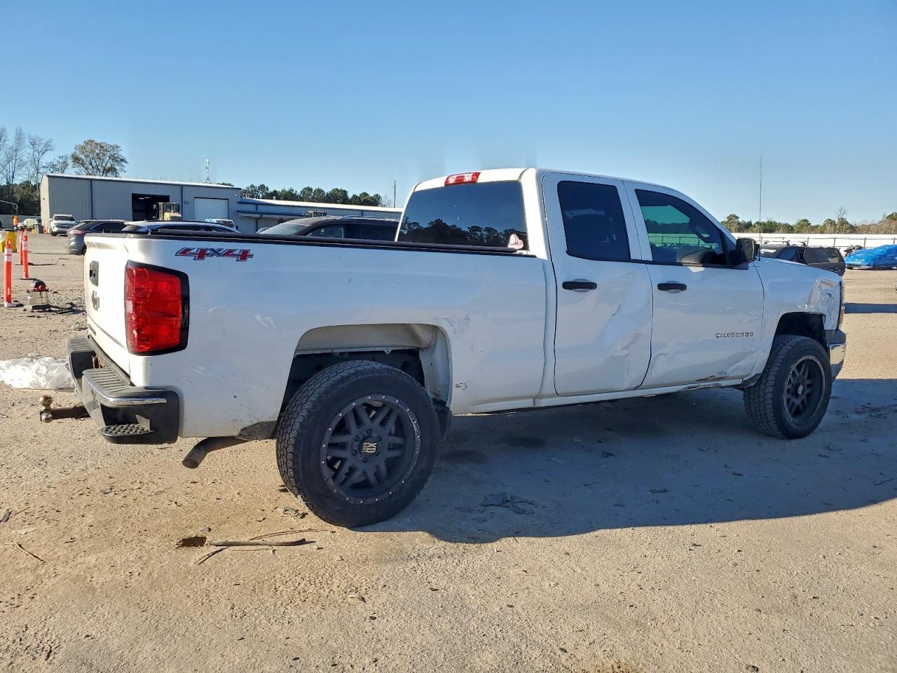 2014 CHEVROLET SILVERADO K1500 photo 3