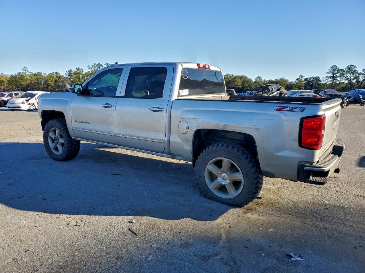 2018 CHEVROLET SILVERADO K1500 LT photo 3