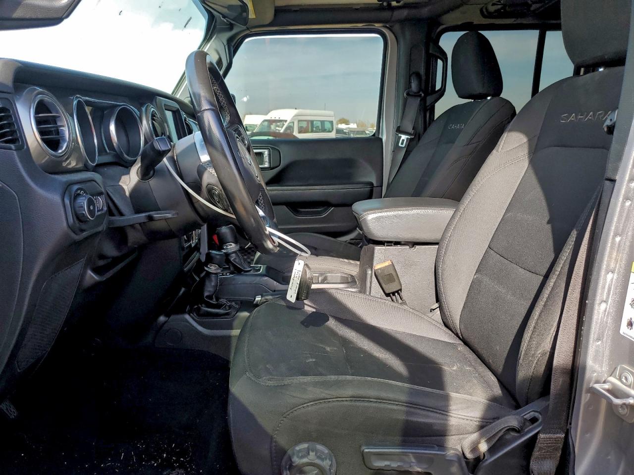 2019 JEEP WRANGLER UNLIMITED SAHARA photo 19