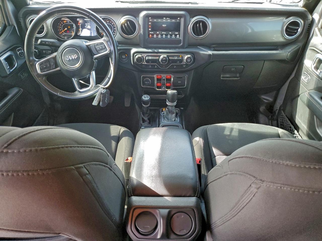 2019 JEEP WRANGLER UNLIMITED SAHARA photo 22