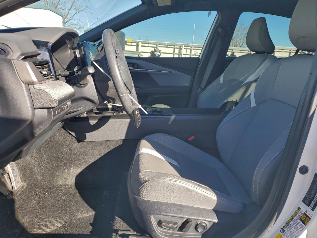 2025 TOYOTA CAMRY XSE photo 19