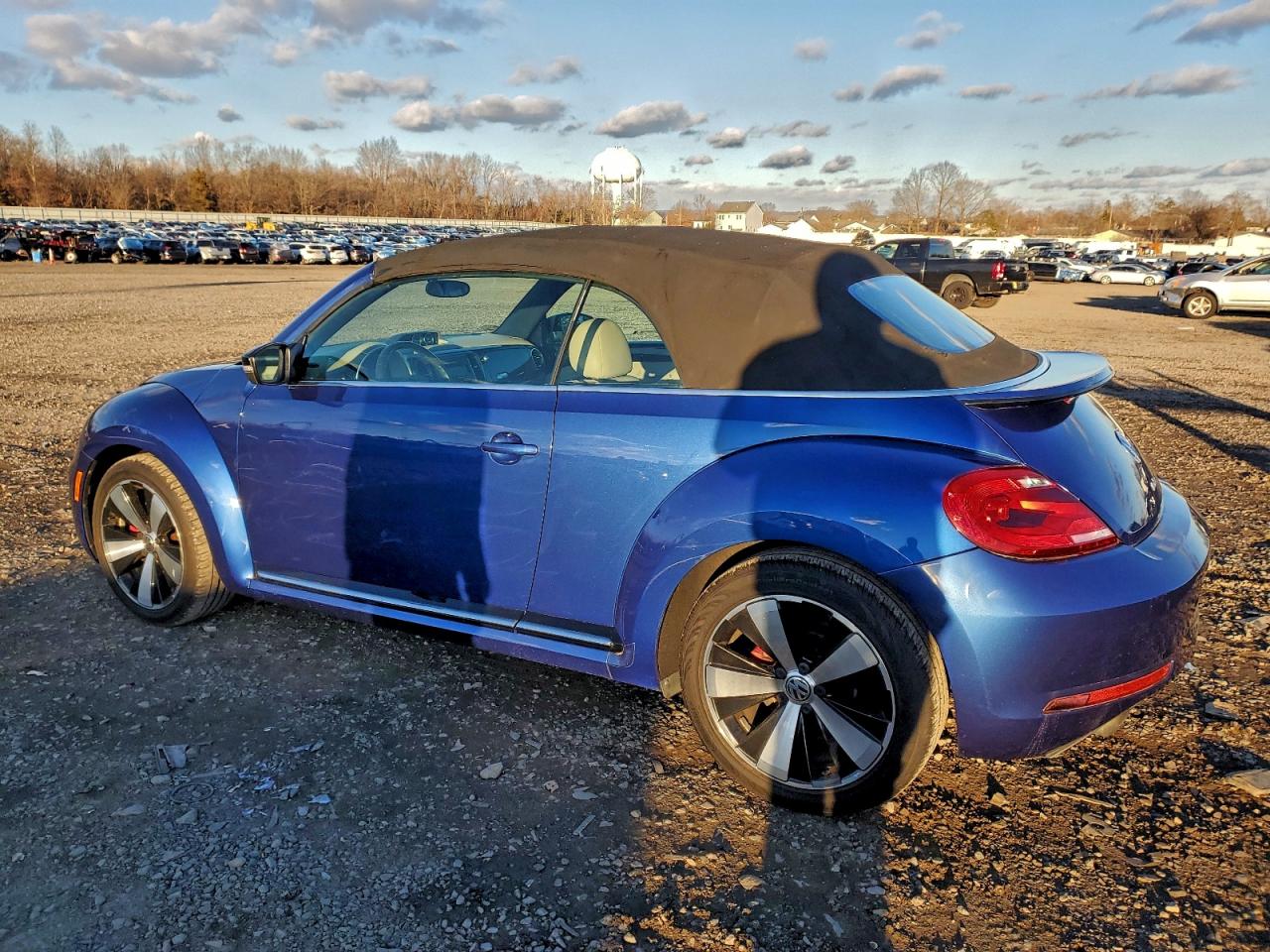 2013 VOLKSWAGEN BEETLE TURBO photo 3