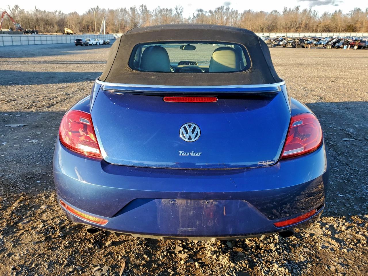 2013 VOLKSWAGEN BEETLE TURBO photo 11