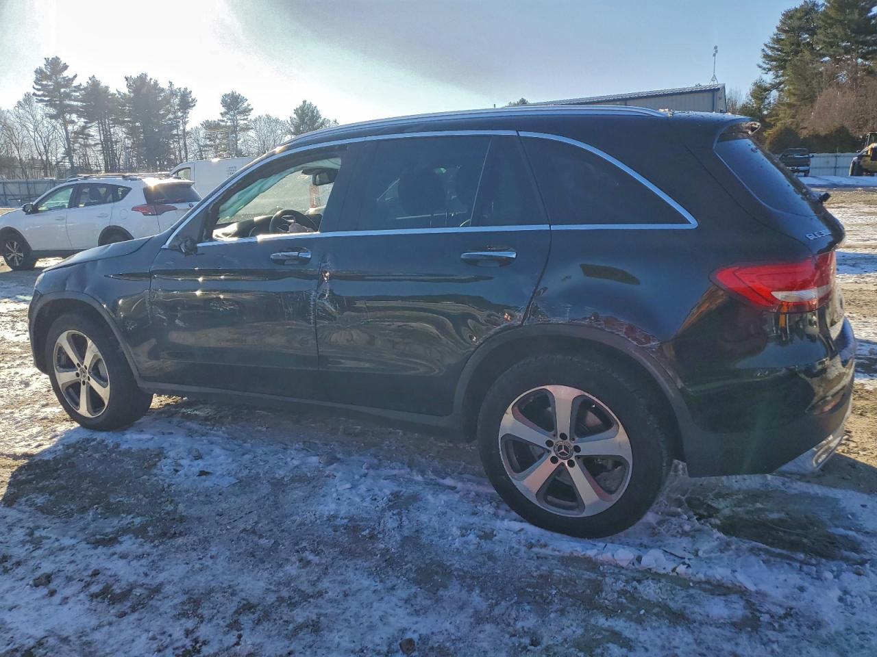 2018 MERCEDES-BENZ GLC 300 4MATIC photo 2
