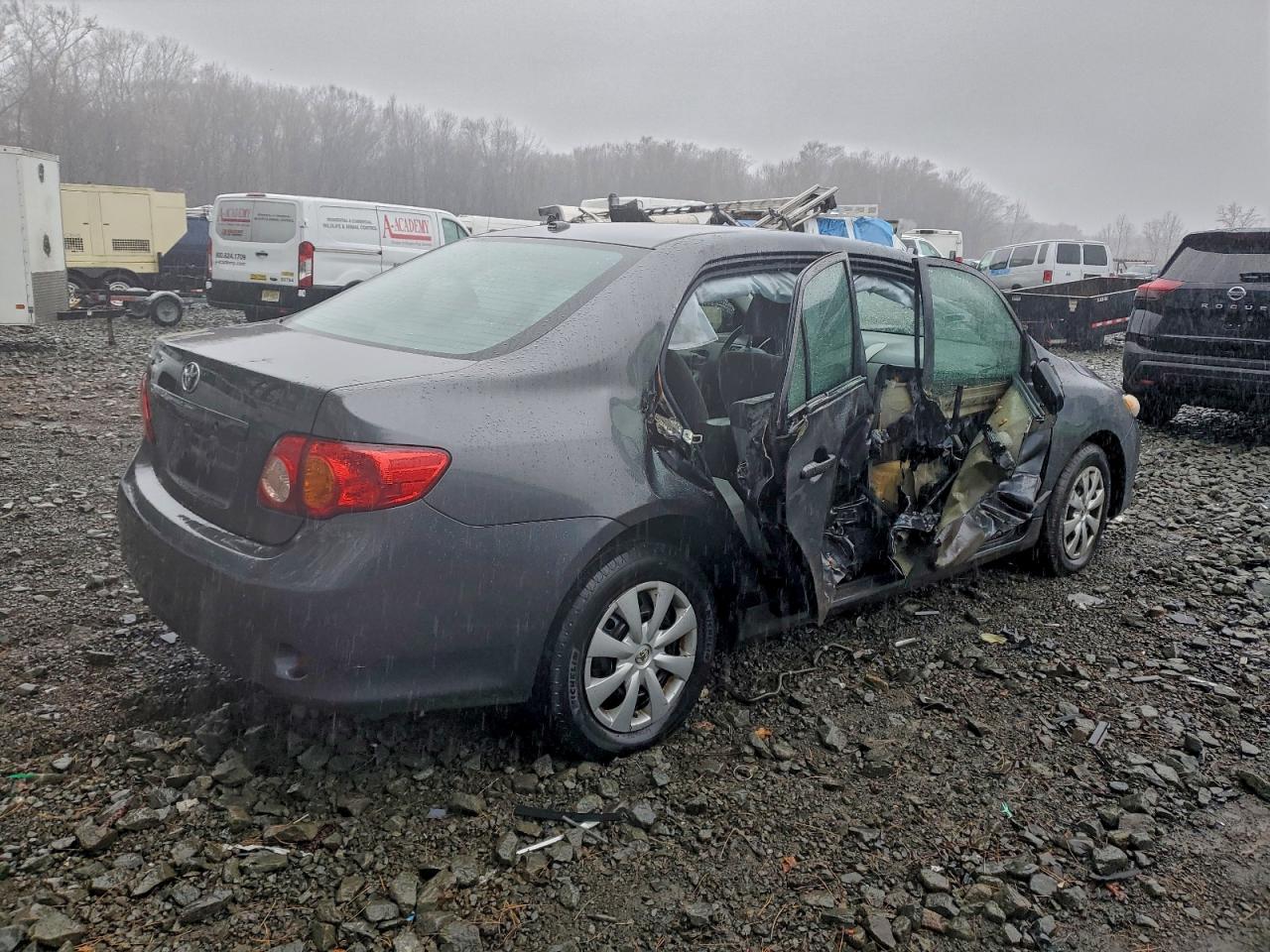 2010 TOYOTA COROLLA BASE photo 3